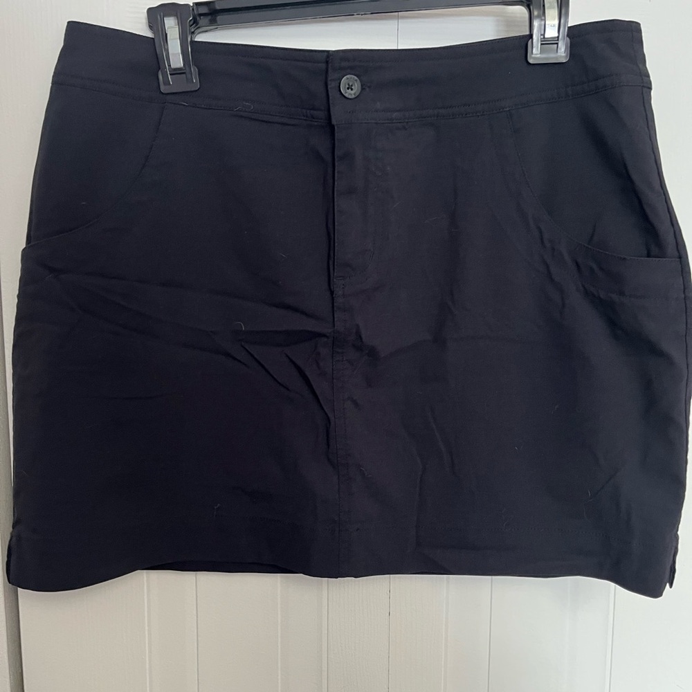 # 167 Avia Women's Black Skort